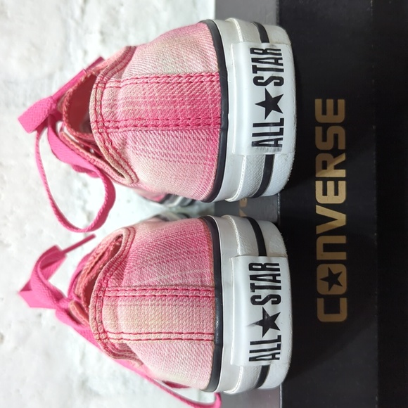 🩷 Pink Plaid Converse All Stars 🩷 - Picture 5 of 9